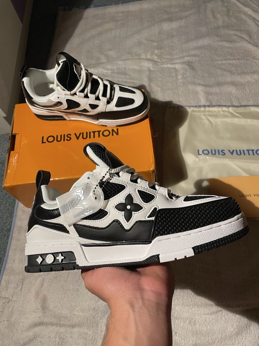 LV Skate Black and White