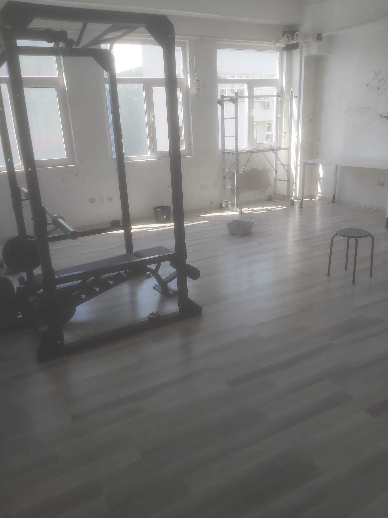 Spatiu 3 Camere 120 mp2 Sector 2 Atelier Productie, Birouri