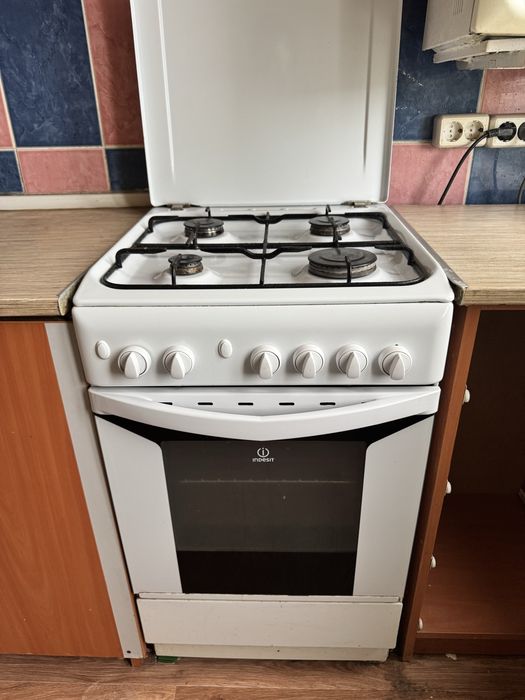 Продам газовую плиту в хорошем состоянии