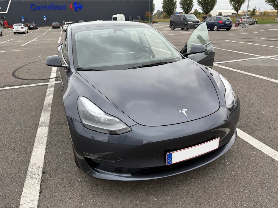 Tesla Model 3 - AWD LR Long Range