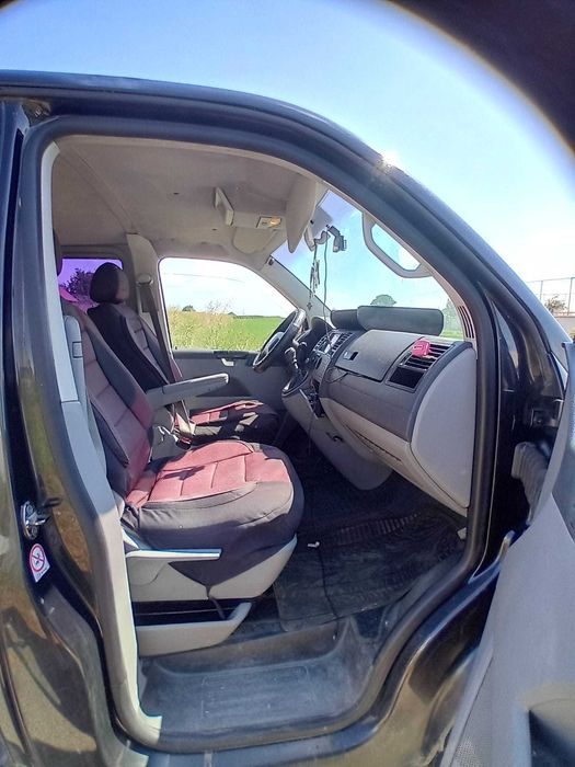 De vanzare Volkswagen T5 – Dubă fiabilă, preț negociabil