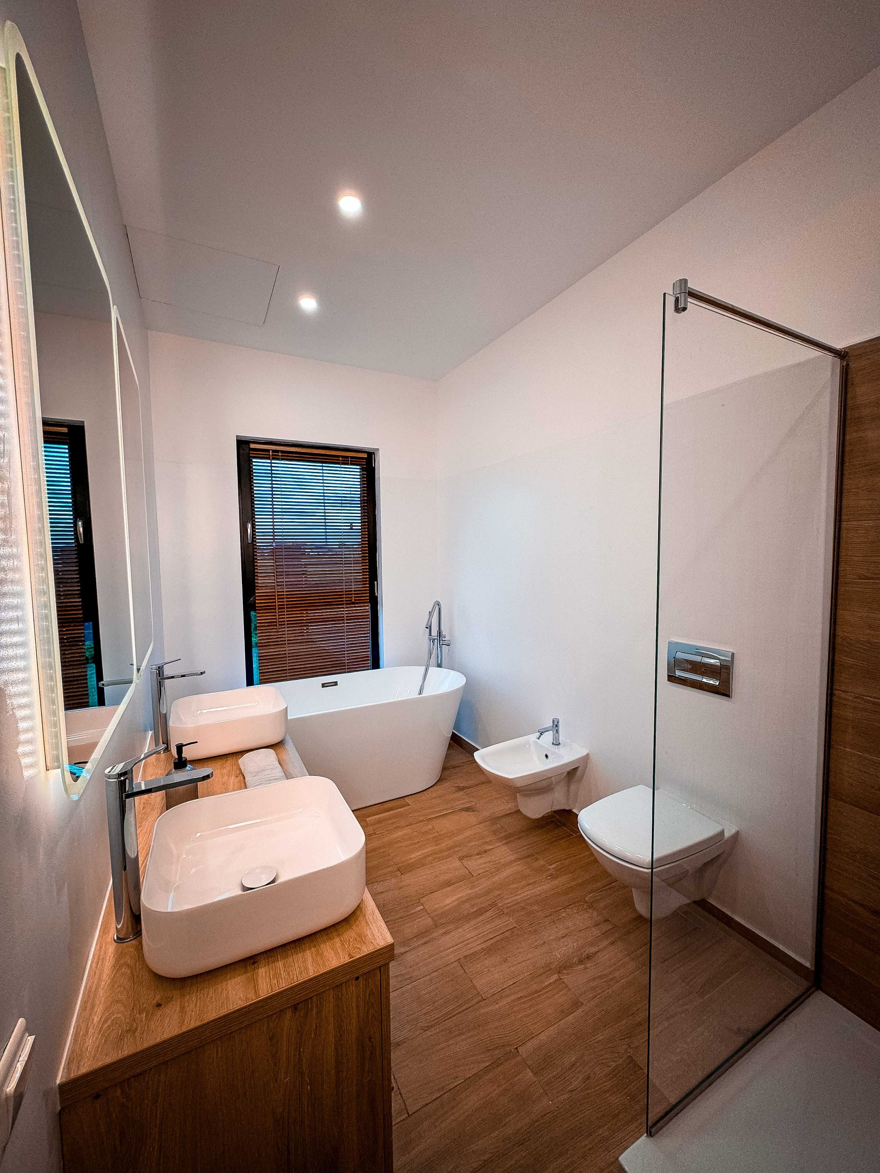 Inchiriere Villa/Casa regim hotelier sauna/jacuzzi/piscina
