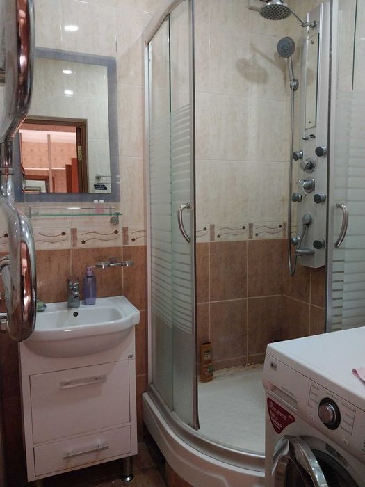 Продаётся 2комнатная квартира с мебелью .