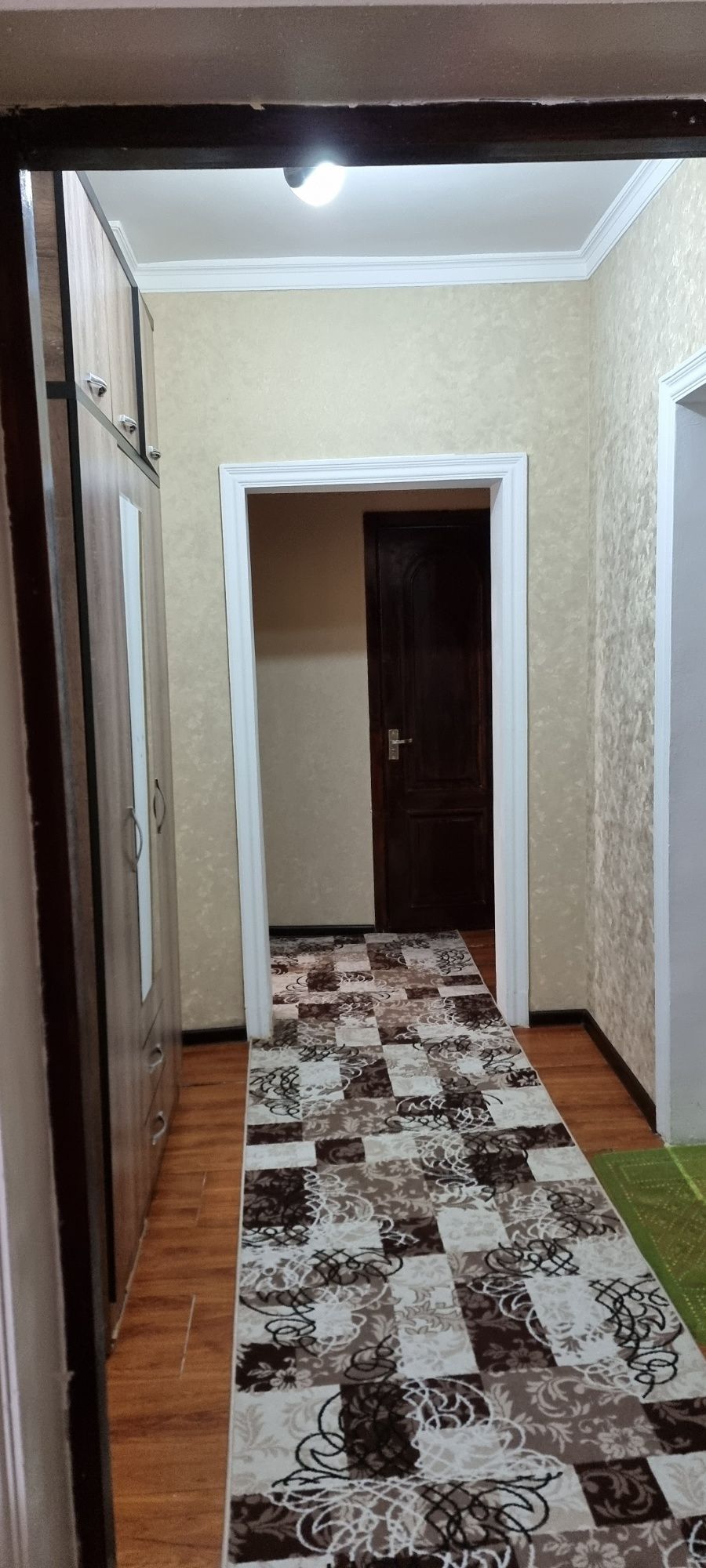 Продаётся ! Юнсабад 13 кв 2/2/9