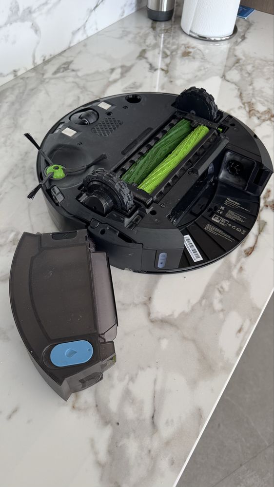 iRobot Roomba j7 Combo