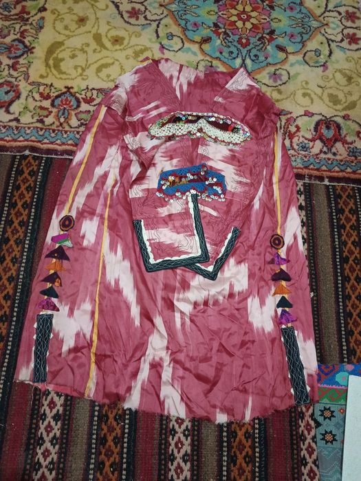 Kashtali va atlas jelaklar uchtasi bir joyda sotiladi antikvar