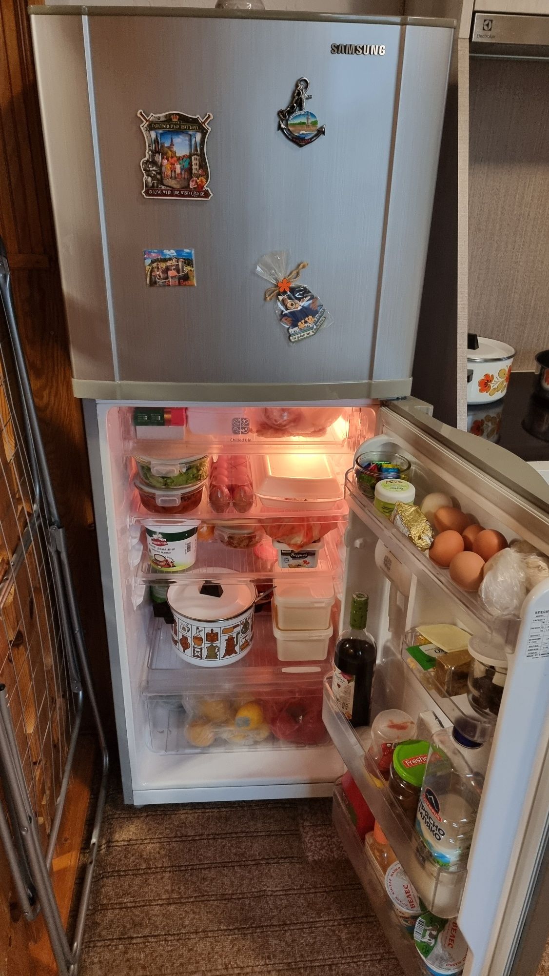Продавам хладилник Samsung NoFrost
