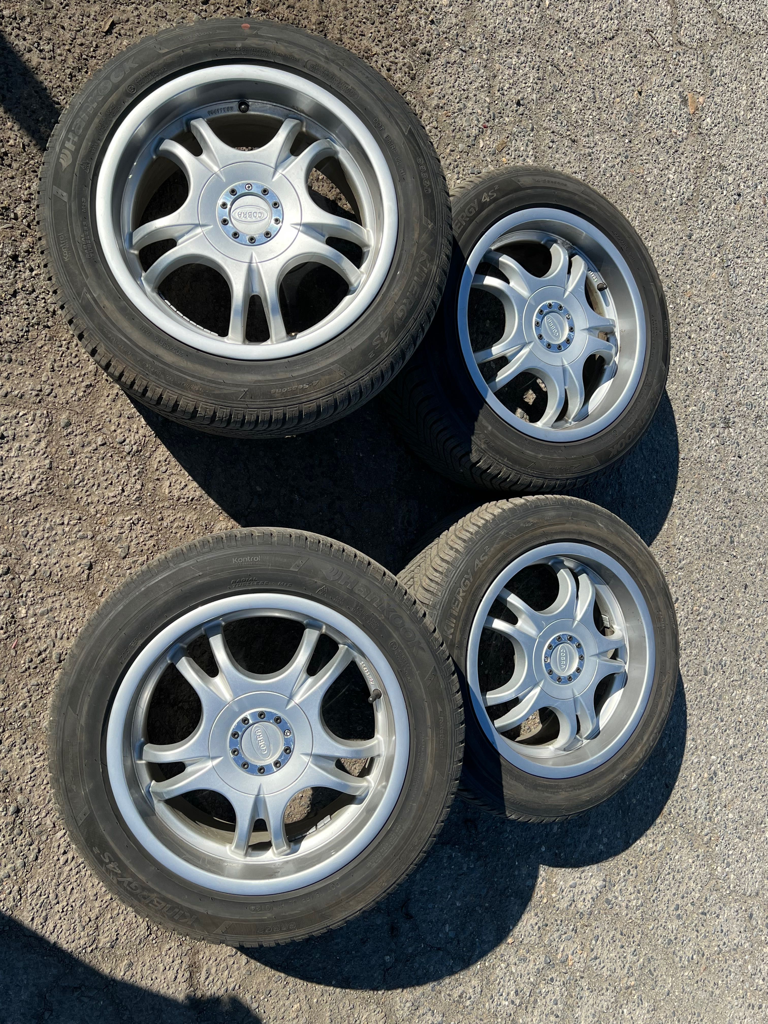 Джанти oz cobra 16цола на два размера . С гумите Hankook all season
