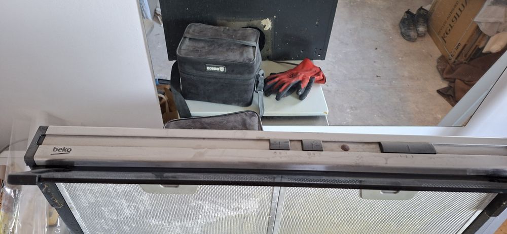 Vând aragaz si hota