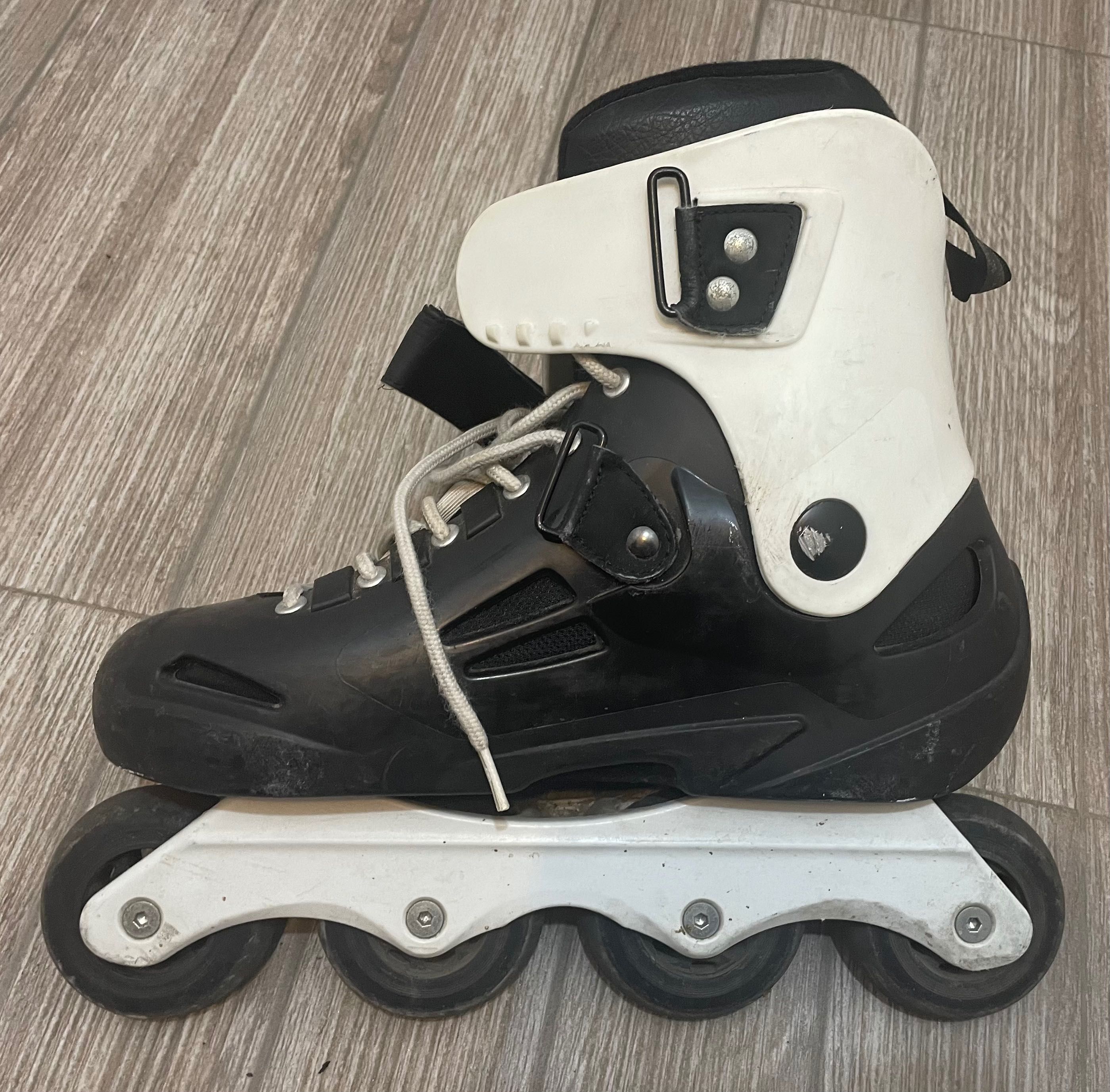 Vand Role Rollerblade, nr. 43, 400 Ron