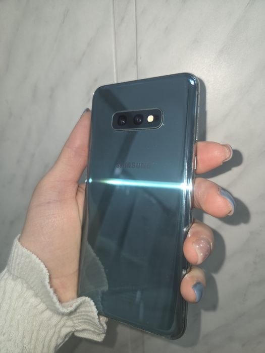 Продам Sumsung Galaxy S10e