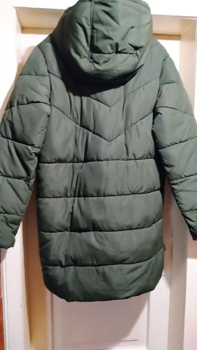 Дамско яке ,маслено зелено, обличано един път,M-L размер