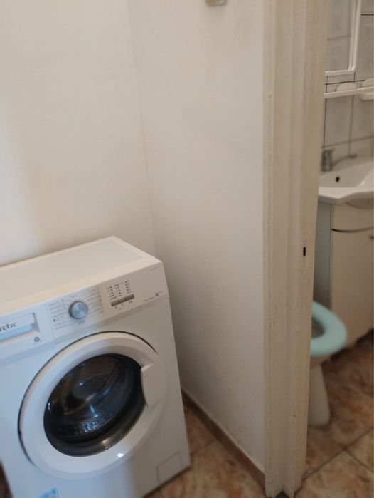 Inchiriez apartament