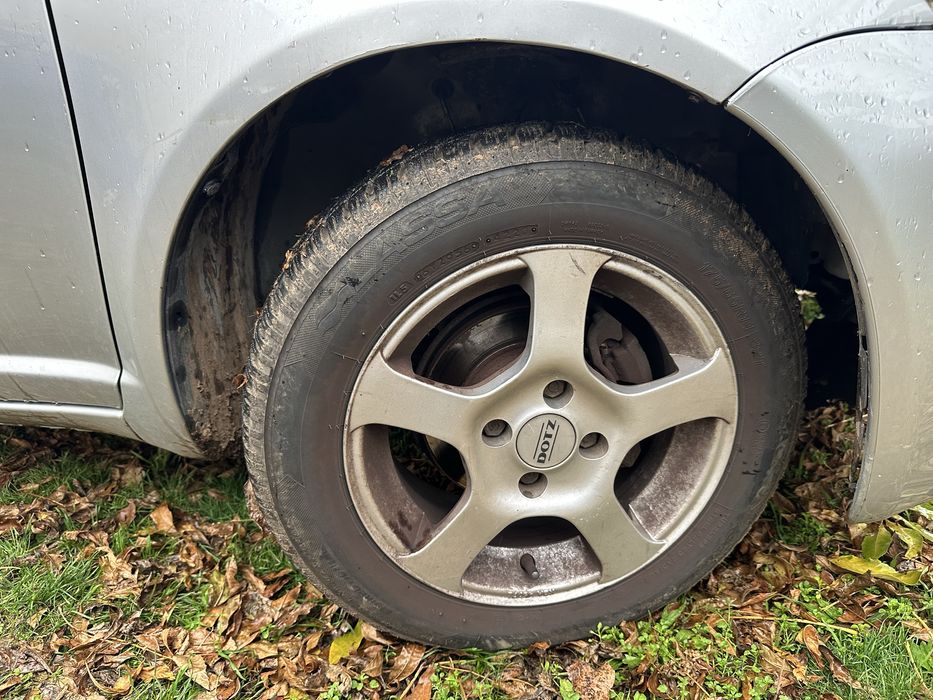 Продавам Toyota Yaris 2005 1.0vvt-i бензин