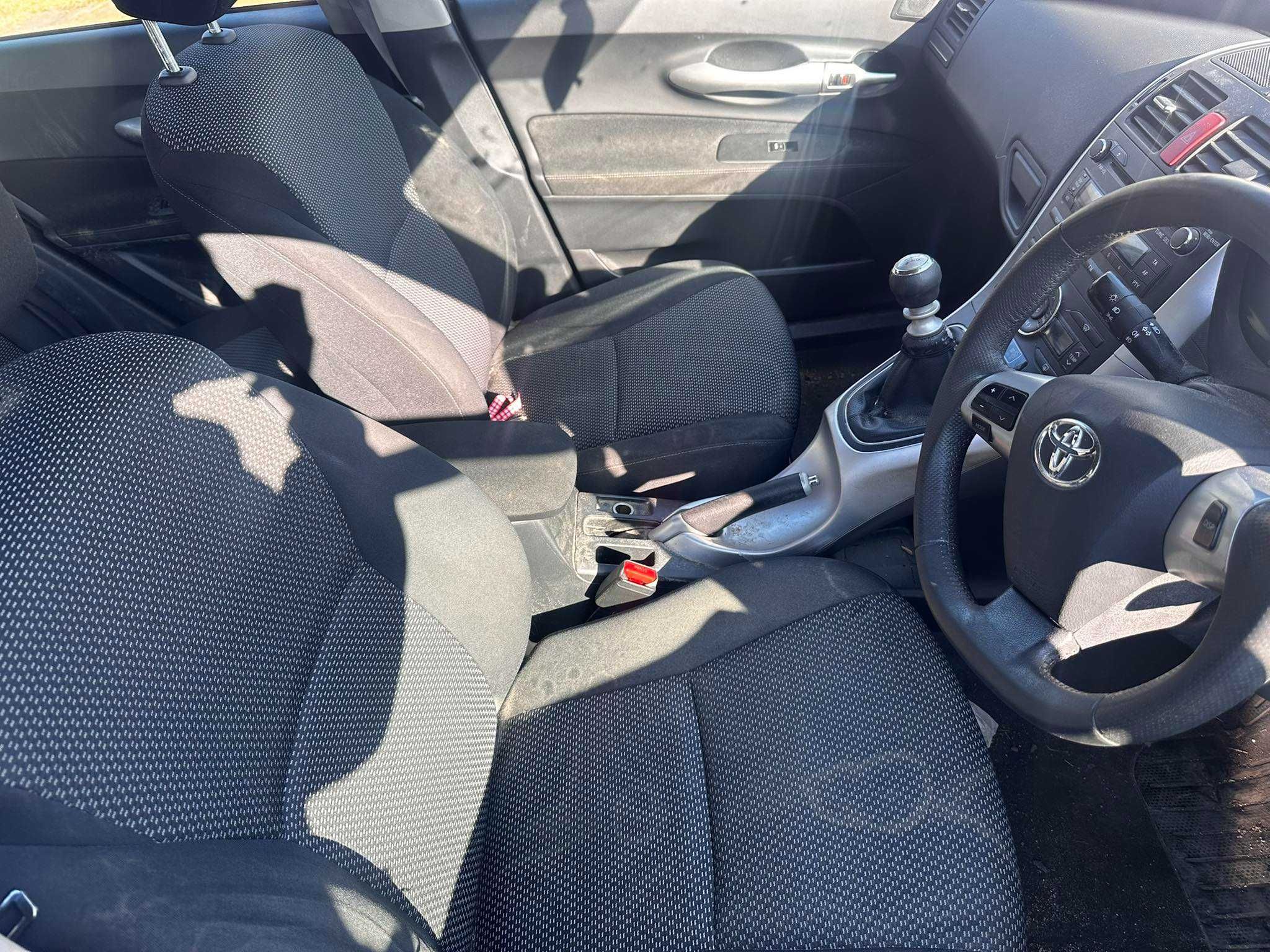НА ЧАСТИ Toyota Auris 2010г 1.6 Valvematic – За части  132 к.с  Бензин