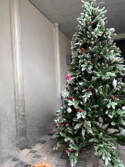 Продаю новогоднюю елку 210см