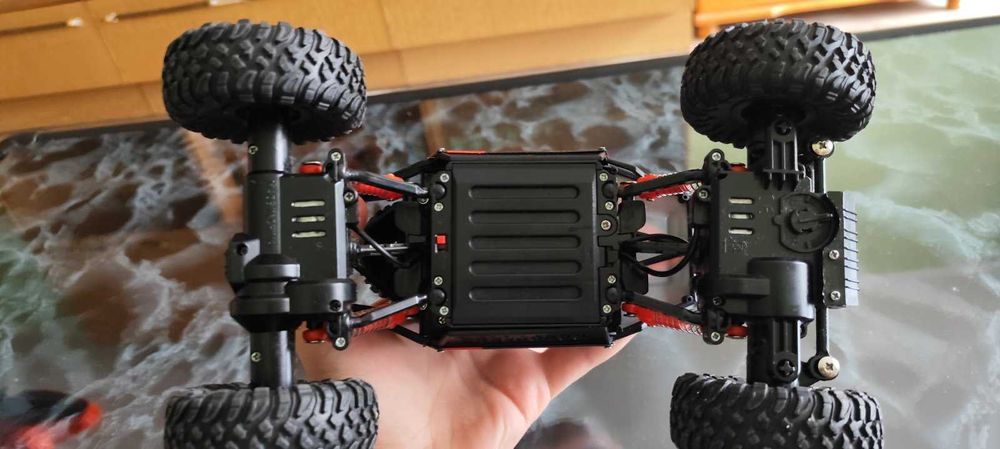 Продавам детска играчка-бъги с дистанционно