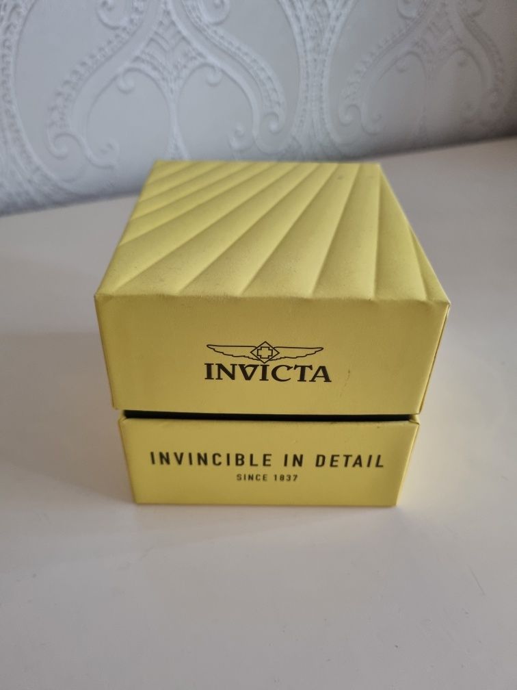 Наручные часы INVICTA BOLT