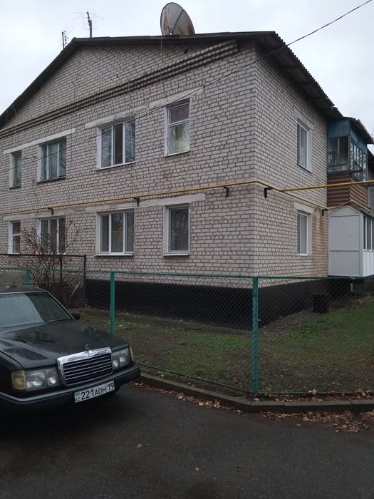 Продам 3х комнатную квартиру улучшенной планировки в 2х этажном доме.