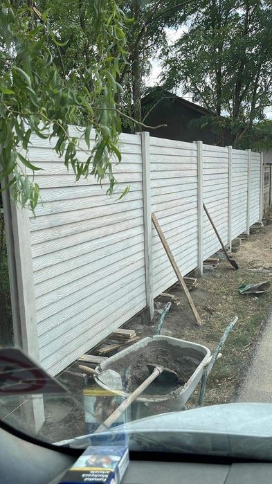 Oferta gard beton placi de gard stâlpi de gard model Piramida