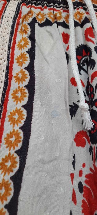 Fusta lunga crem cu print floral si broderie