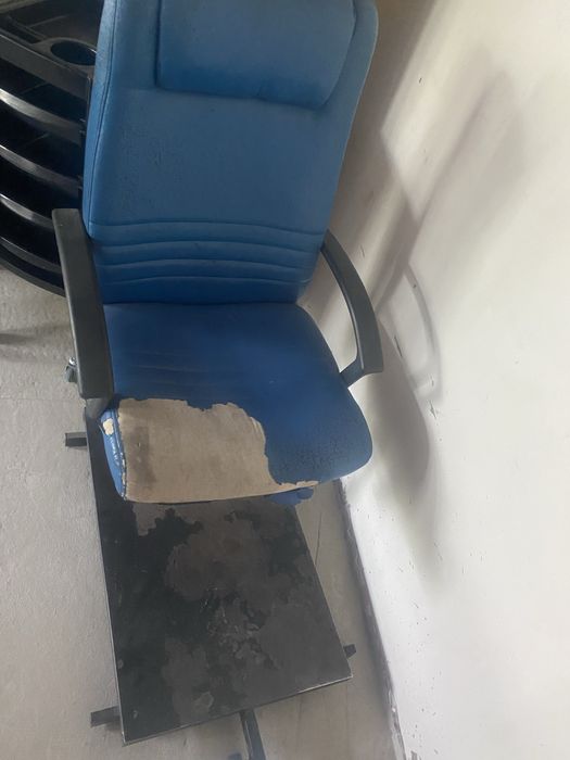 Педикюрный кресло с ножкой