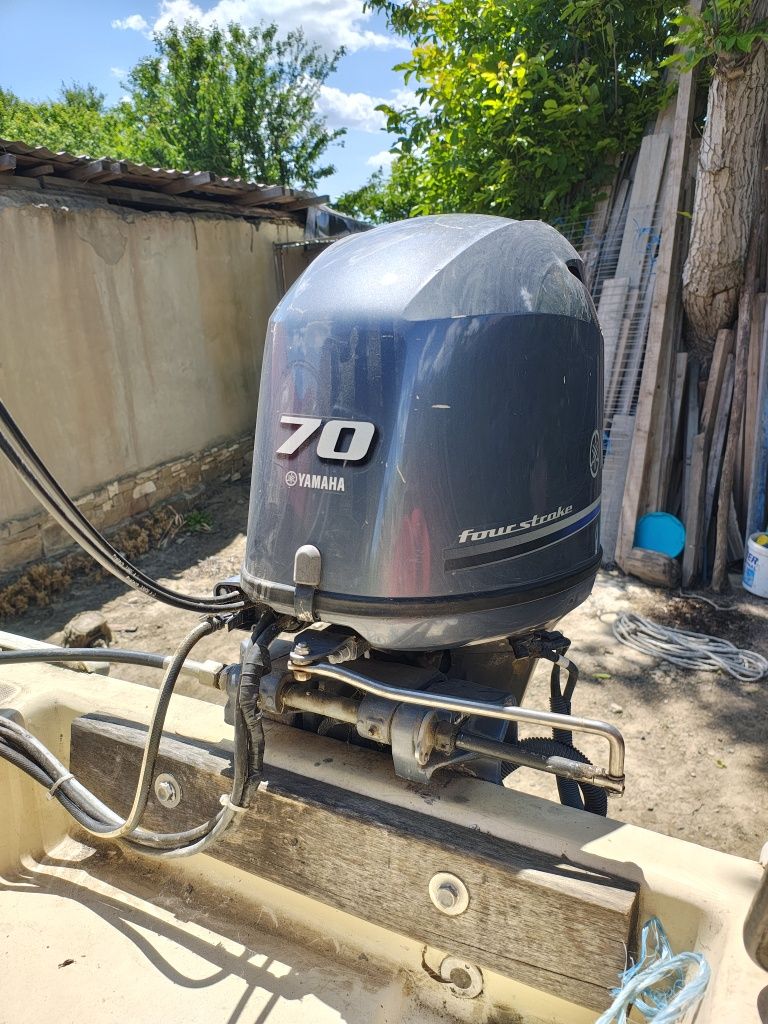 Vând corsar 630 cu motor Yamaha de 70 cp