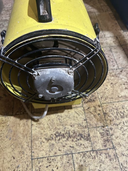 Продам обогревател 220