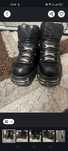 new rocks negru salut