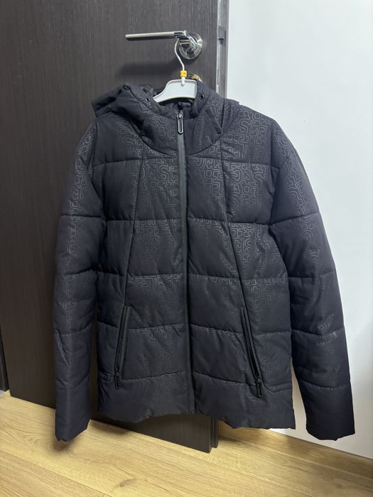 Geaca Colin’s cu gluga,vatelinata,neagra Marimea M