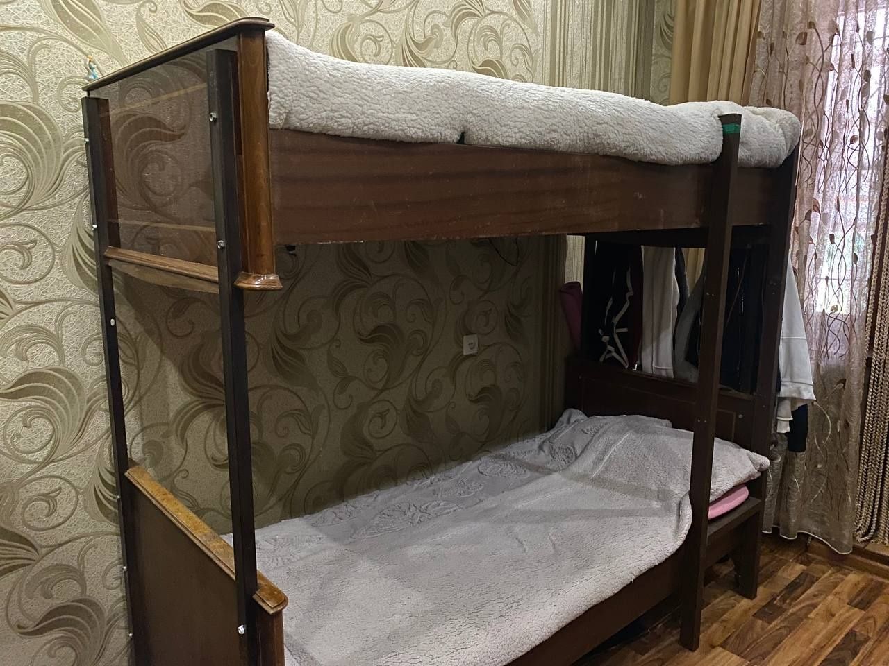Кровать двухъярусная, стенка-шкаф