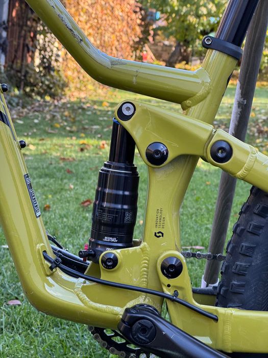 Vand Scott Ransom 26”, ful suspension
Bonus: cască O’Neill inclusă .