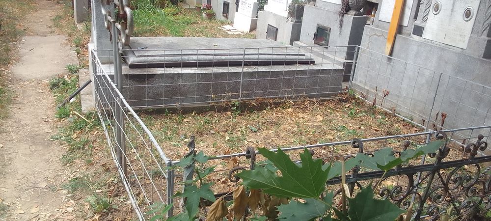 Vând Concesiunie loc de veci în Cimitirul Colentina.