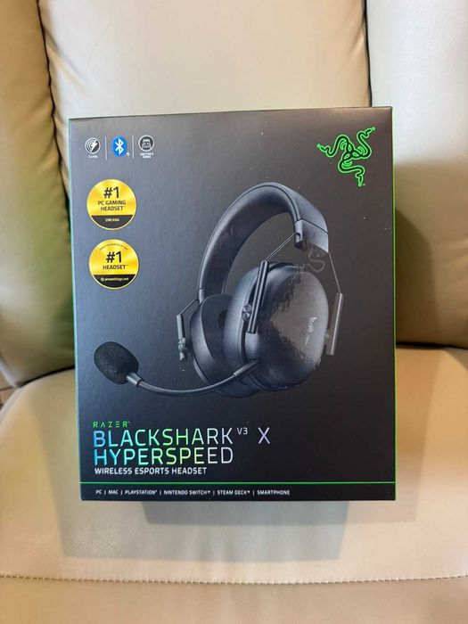 Razer BlackShark V3 X HyperSpeed Безжични слушалки, ултра леки 270 гр