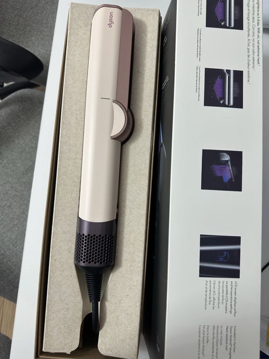 Dyson airstrait преса