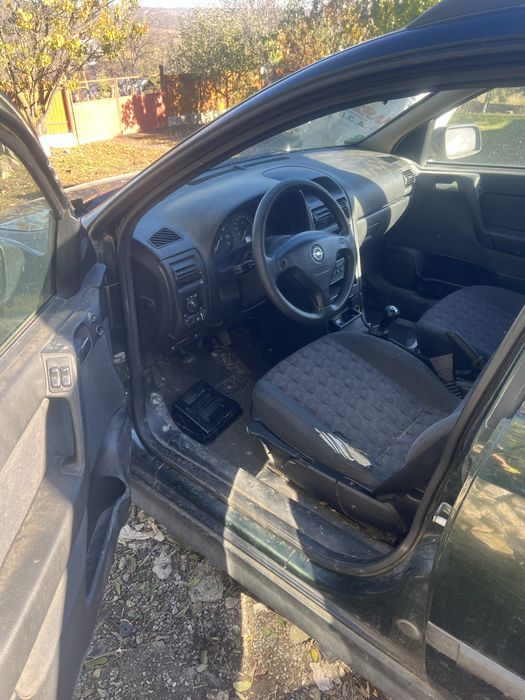 Dezmembrez\vand intreg opel astra g 1.6
