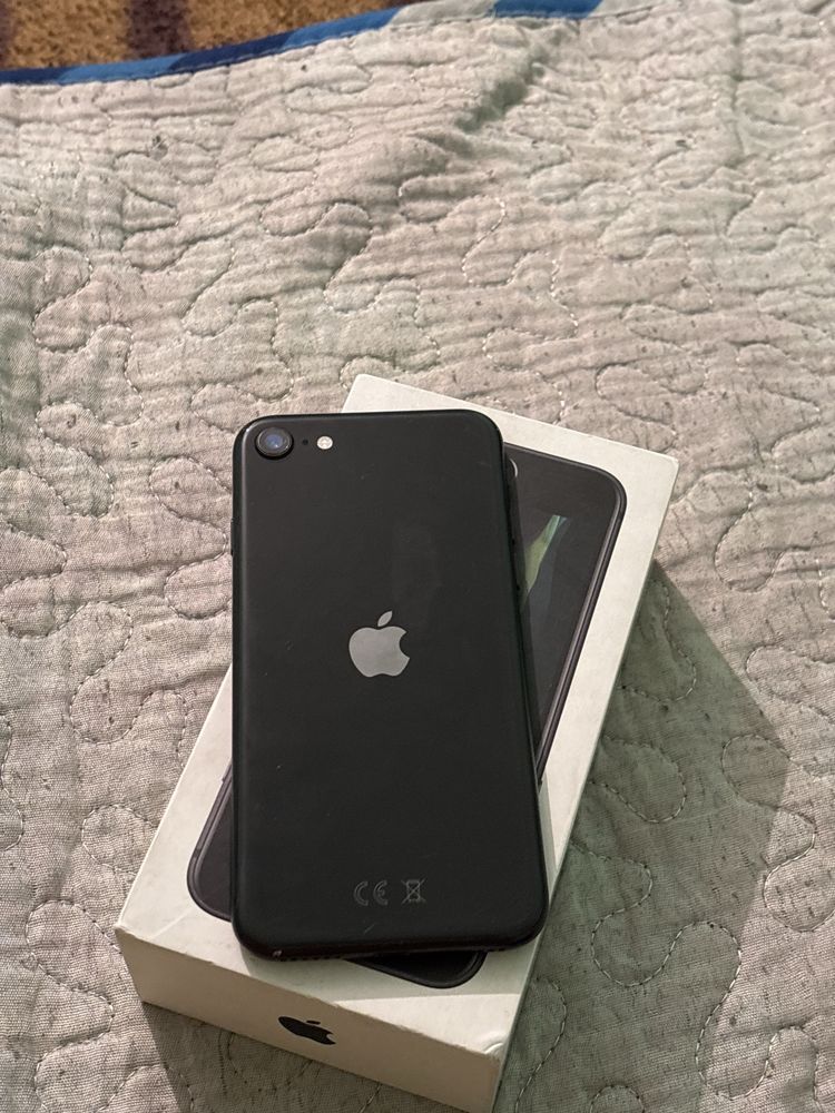 iPhone SE продаю