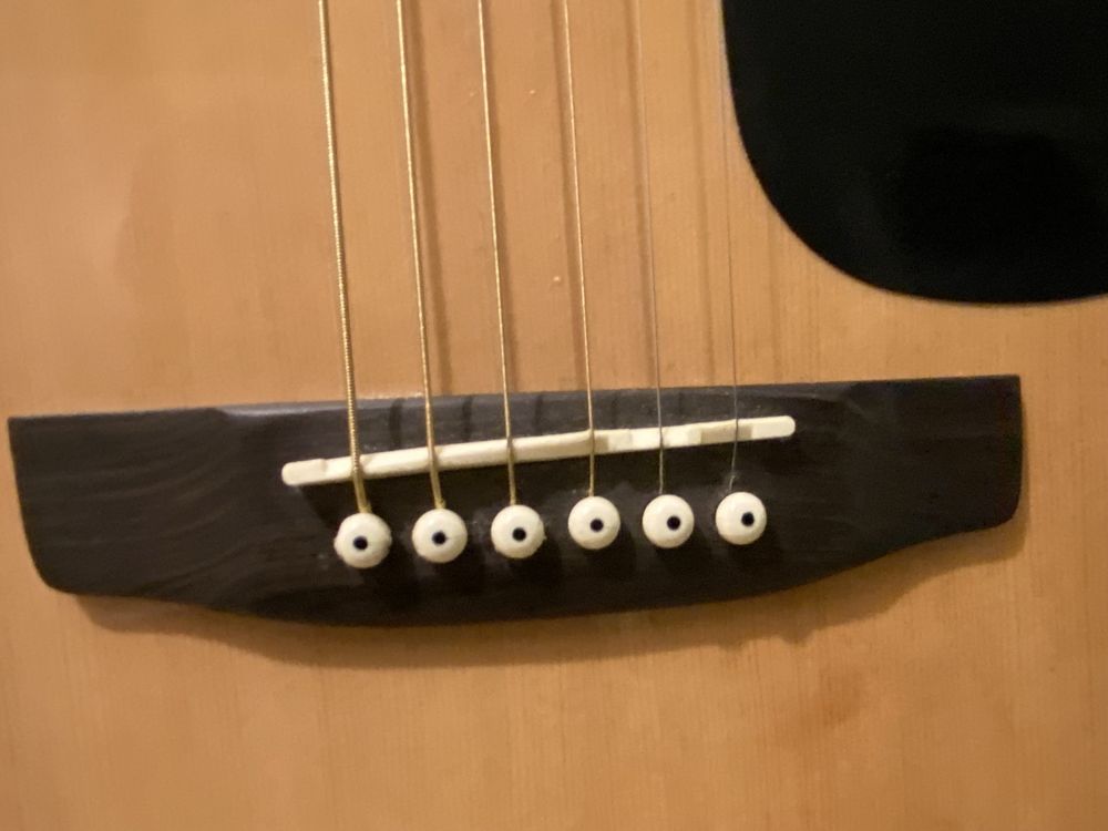 Vand chitara acustica yellowstone