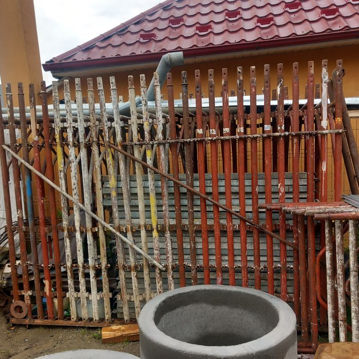 Schela de închiriat