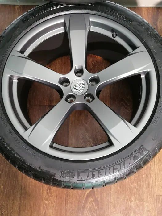 Jante Porsche Macan pe 20 vara