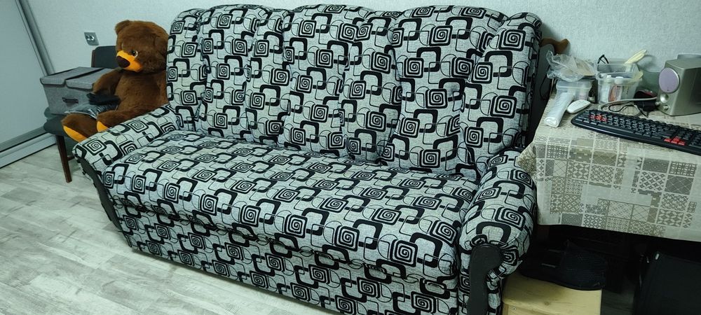 Отдам бесплатно диван в хорошем состоянии