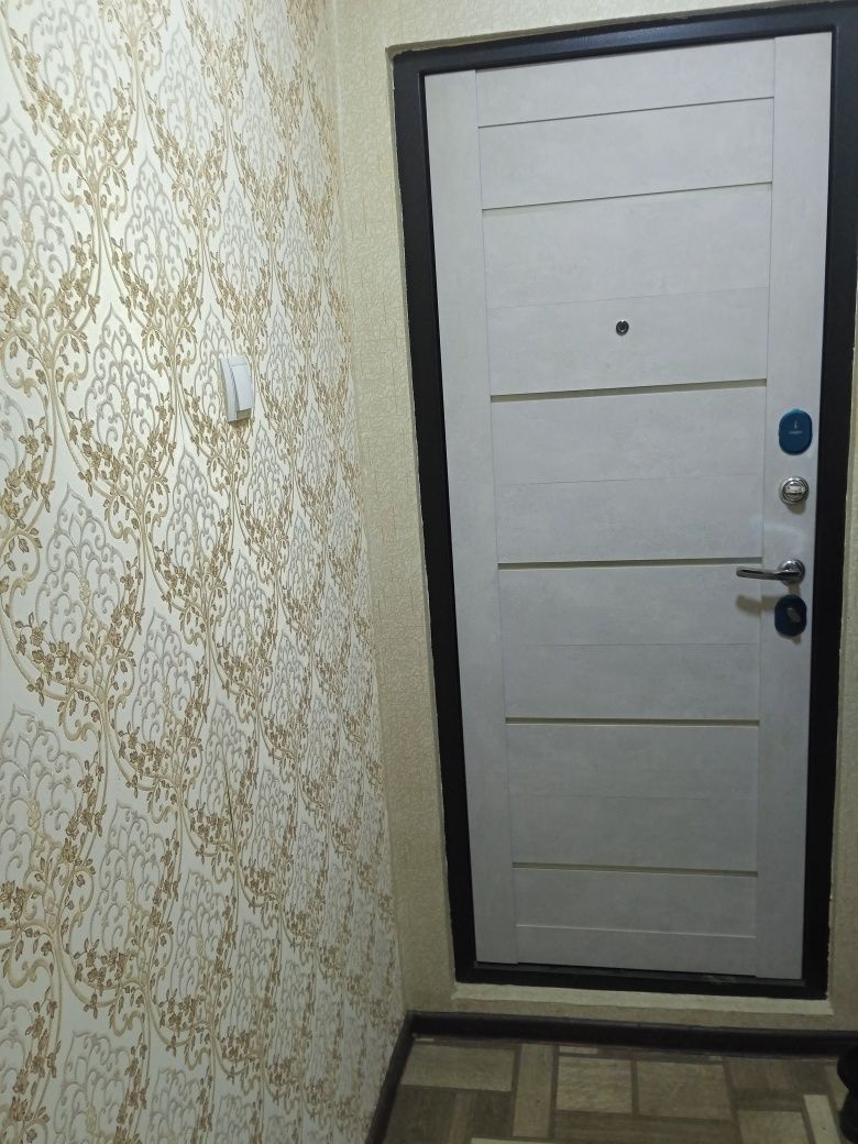 Меняю 2/ком квартиру в Чирчике  1/микрорайон на 1 ком с доплатой