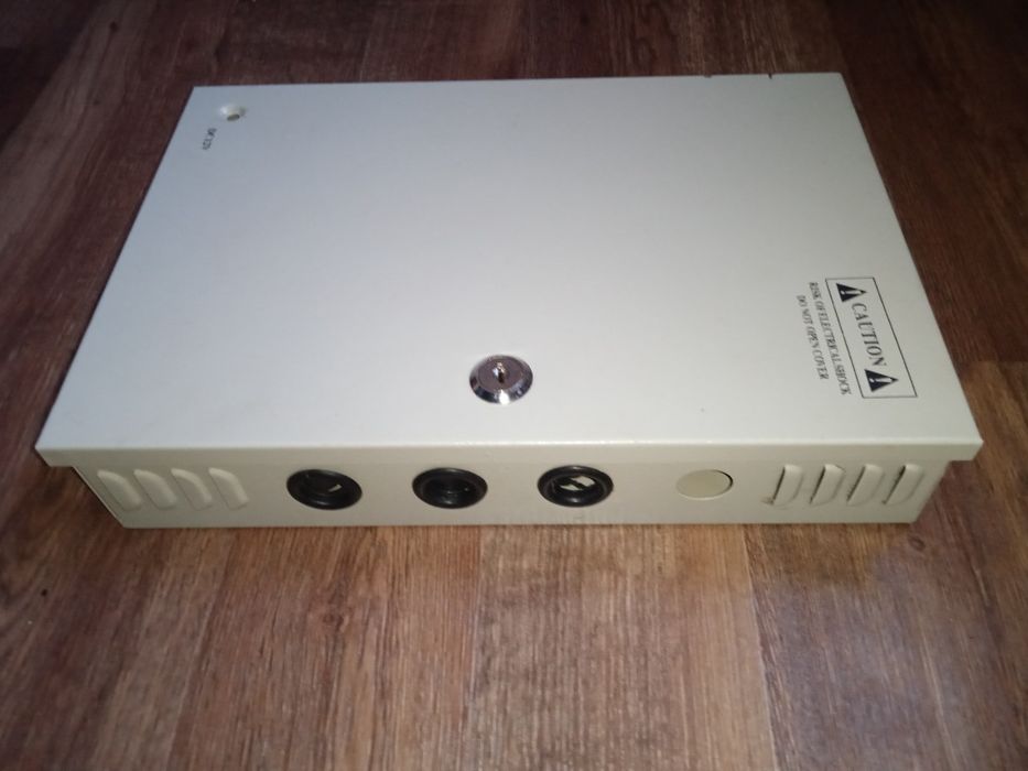 ПРОДАМ ЭЛЕКТРИЧЕСКИЙ ЩИТ ( коробка ) ! С проводами, лампочками. DC12V.