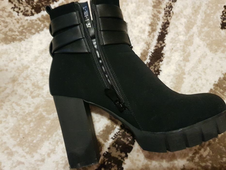 Продавам 3 чифта дамски обувки