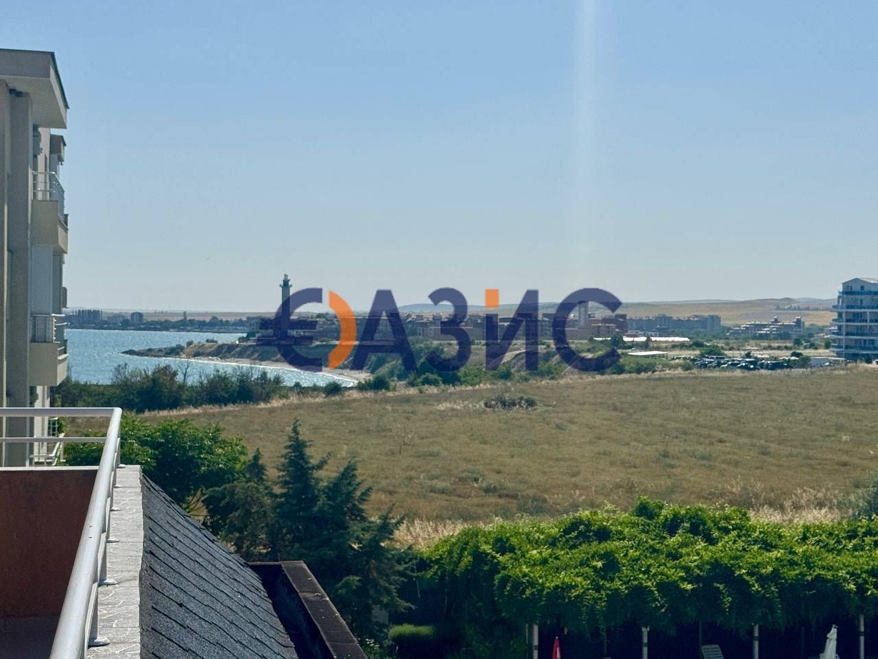 Просторен апартамент с 2 спални (81.47 кв. м) и голяма тераса (20 кв.