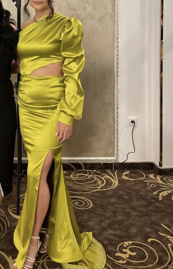 Rochie de seara cu trena
