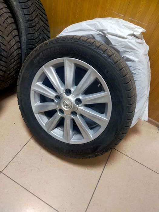 Диск с резиной в хорошем состояний