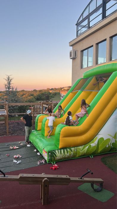 Vând tobogan/topogan gonflabil, fabricat în Italia, PVC