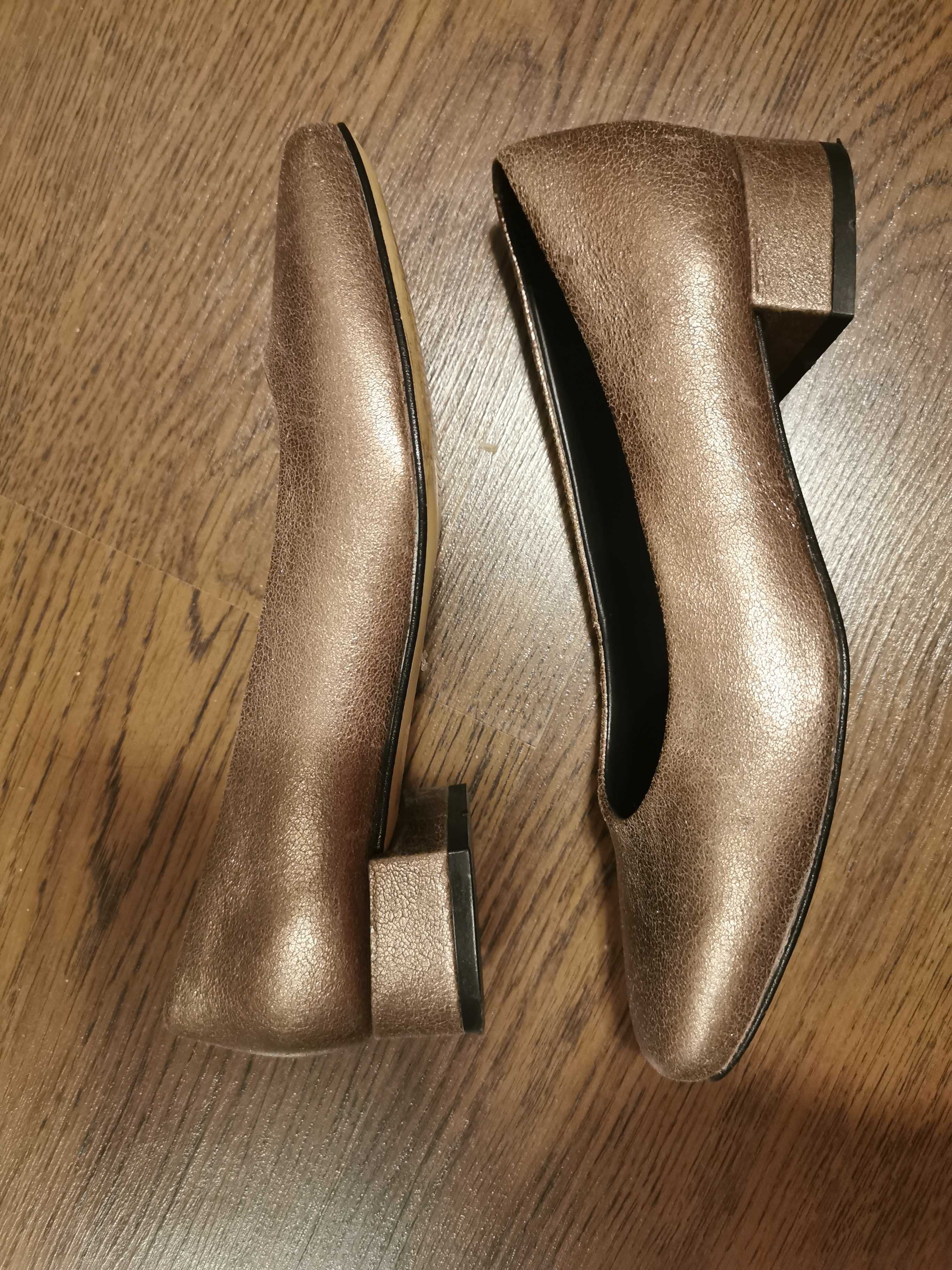 Pantofi cu toc mic (2 cm)  Carmens piele 1 purtare nr 36, auriu inchis
