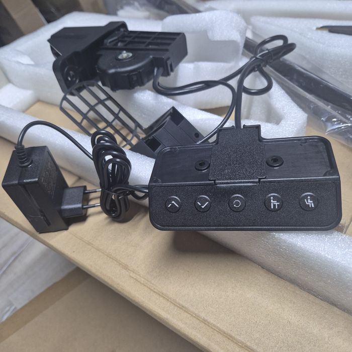 Промо Цена! Бюро с ел. повдигащ се механизъм